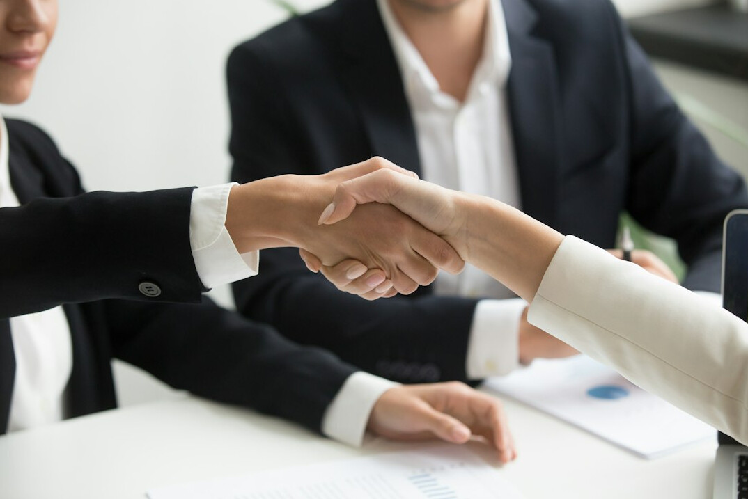 business handshake agreement